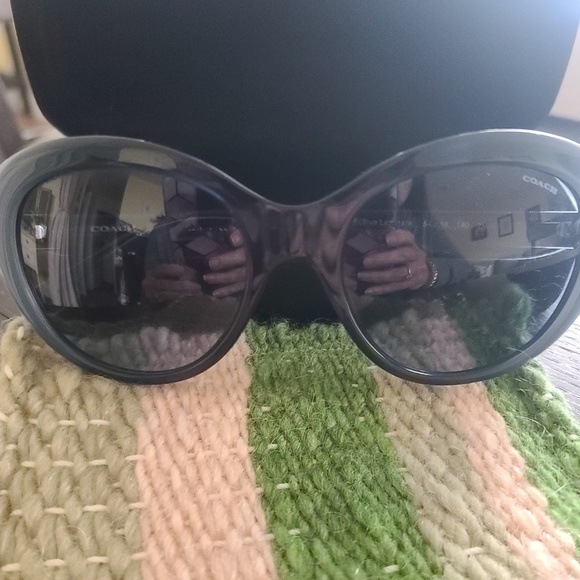 Coach sunglasses - Picture 1 of 6